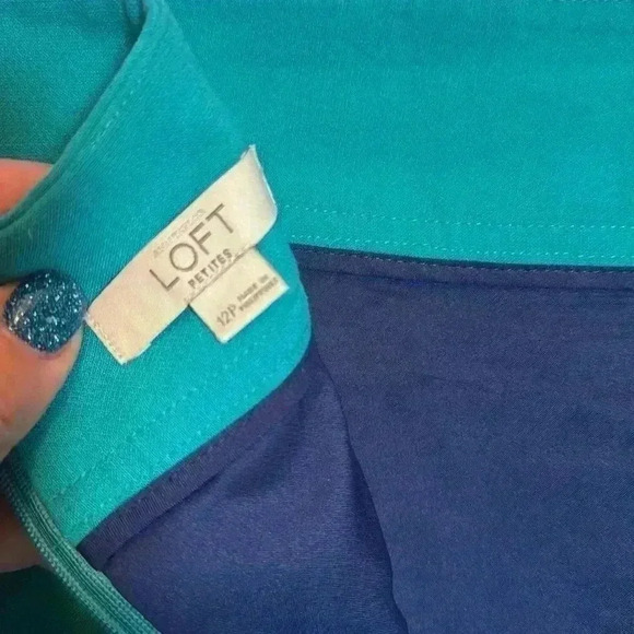 Loft turquoise skirt size 12P in excellent condition slit in back/back zipper - Picture 4 of 6